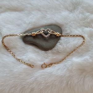 Delicate 14k gold and diamond bracelet... 7"